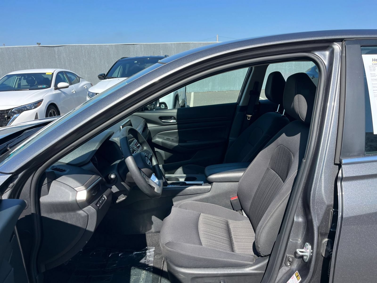 Used 2025 Nissan Altima 2.5 SV FWD image 27