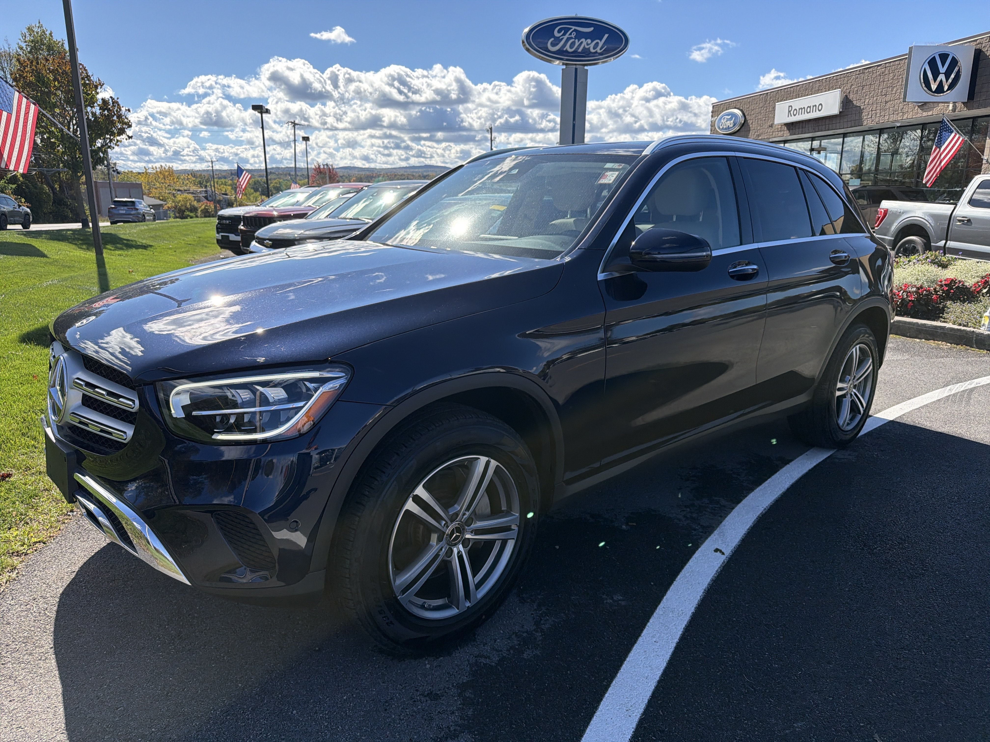Used 2021 Mercedes-Benz GLC 300 4MATIC image 4