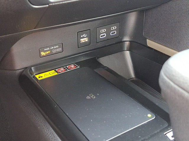 Used 2025 Toyota Camry LE AWD/4WD image 19