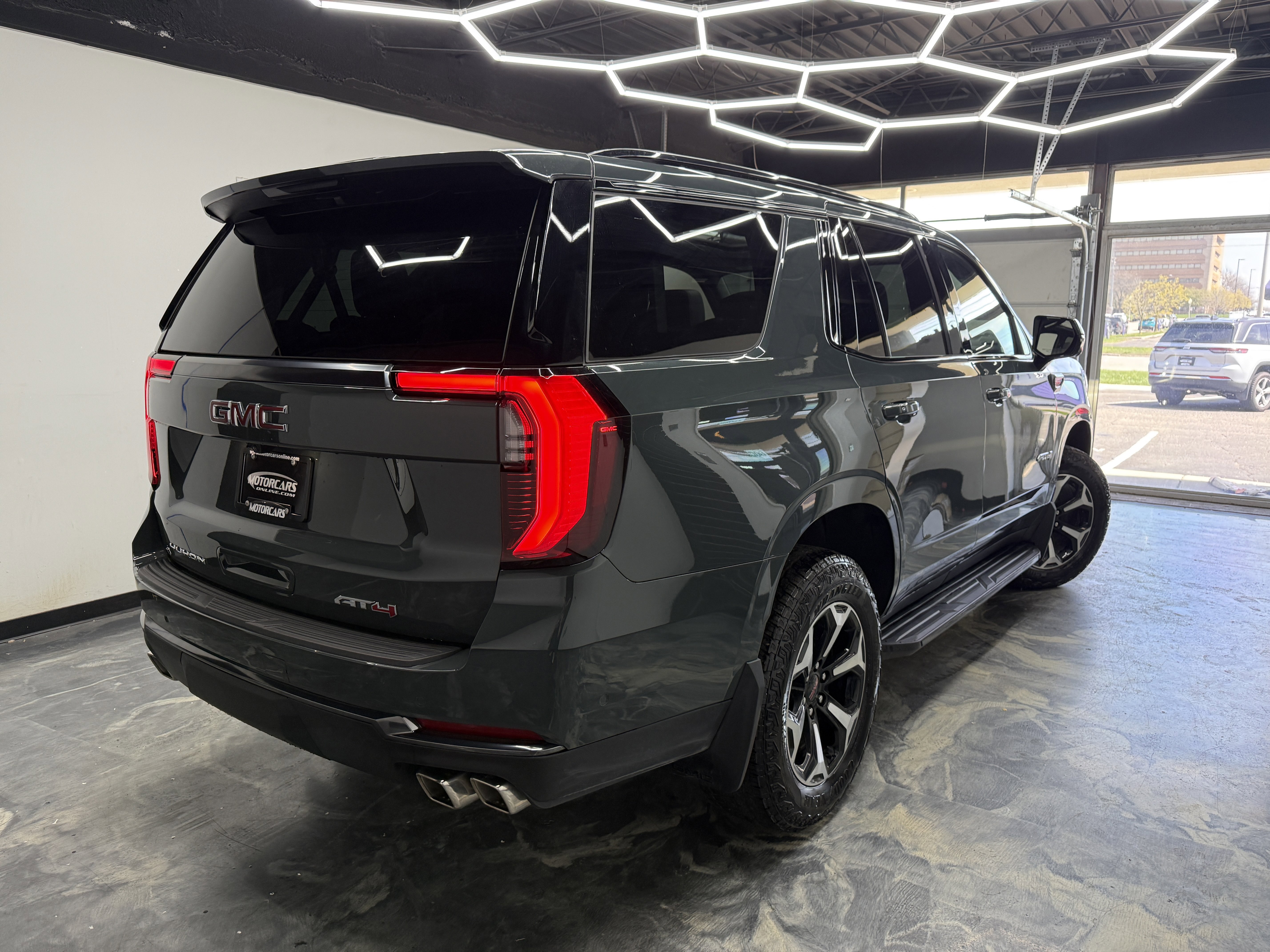 Used 2026 GMC Yukon AT4 image 5