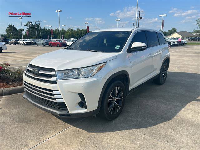 Used 2019 Toyota Highlander LE FWD video 1