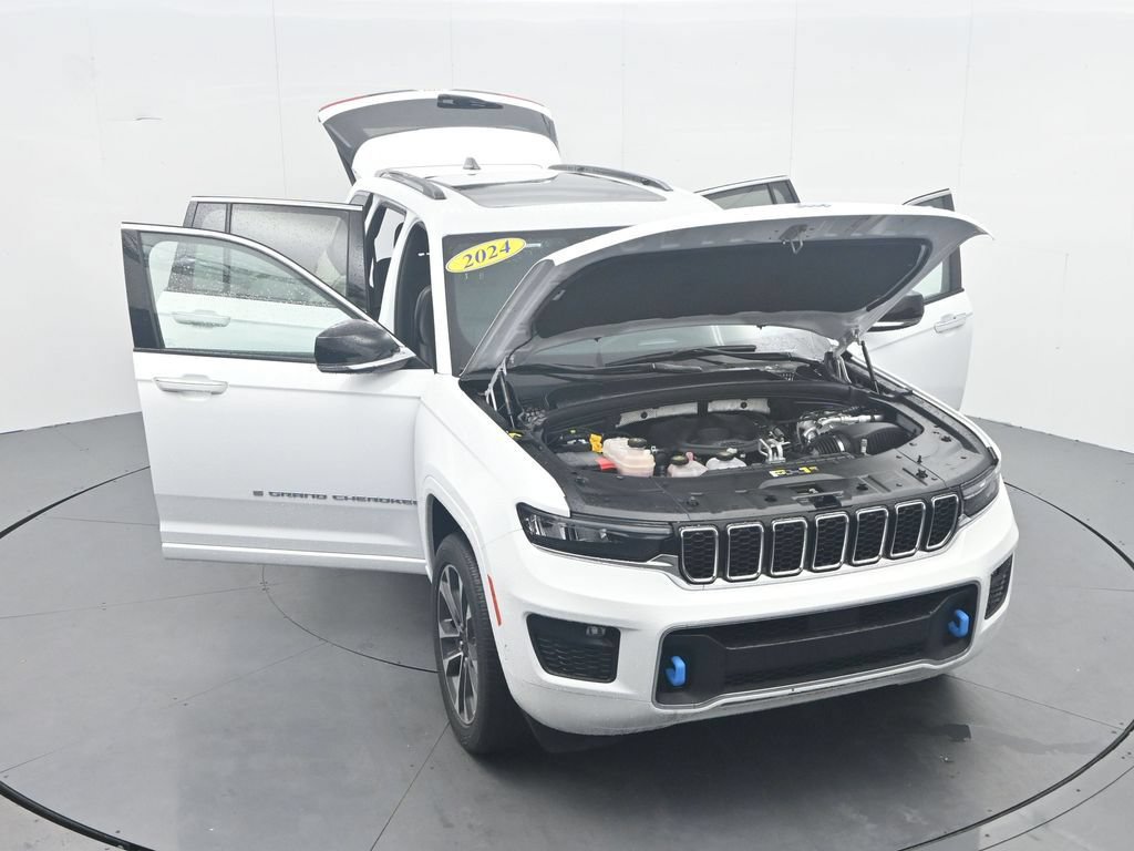 Used 2023 Jeep Grand Cherokee Overland AWD/4WD image 38