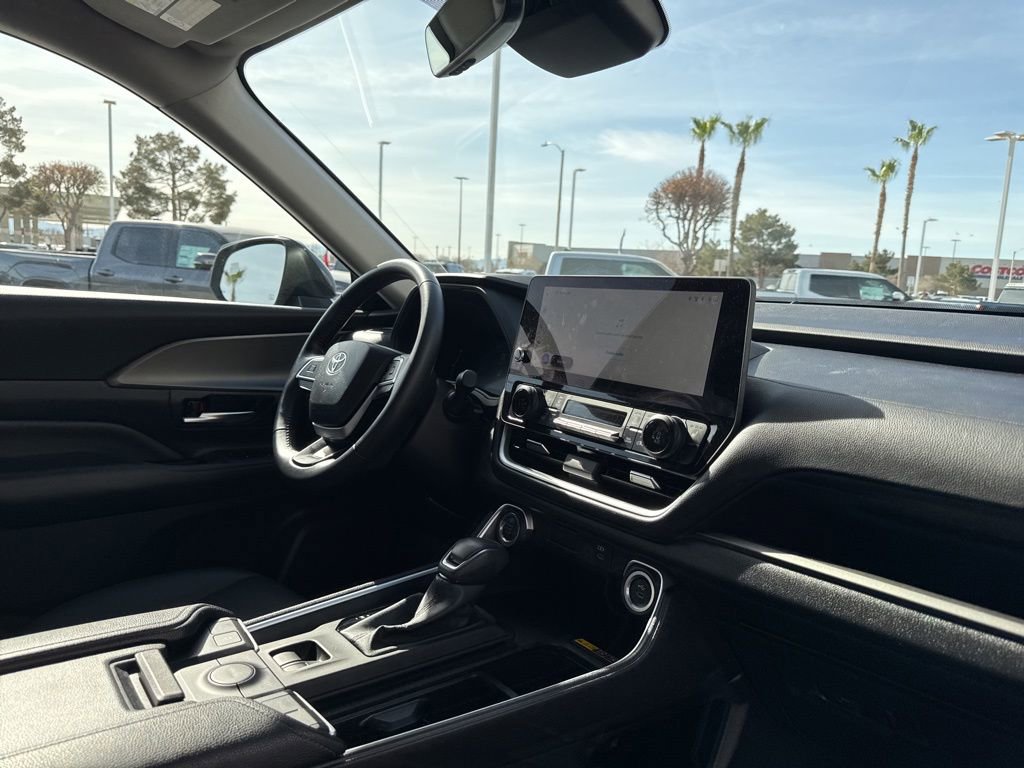 Certified 2025 Toyota Grand Highlander FWD image 22