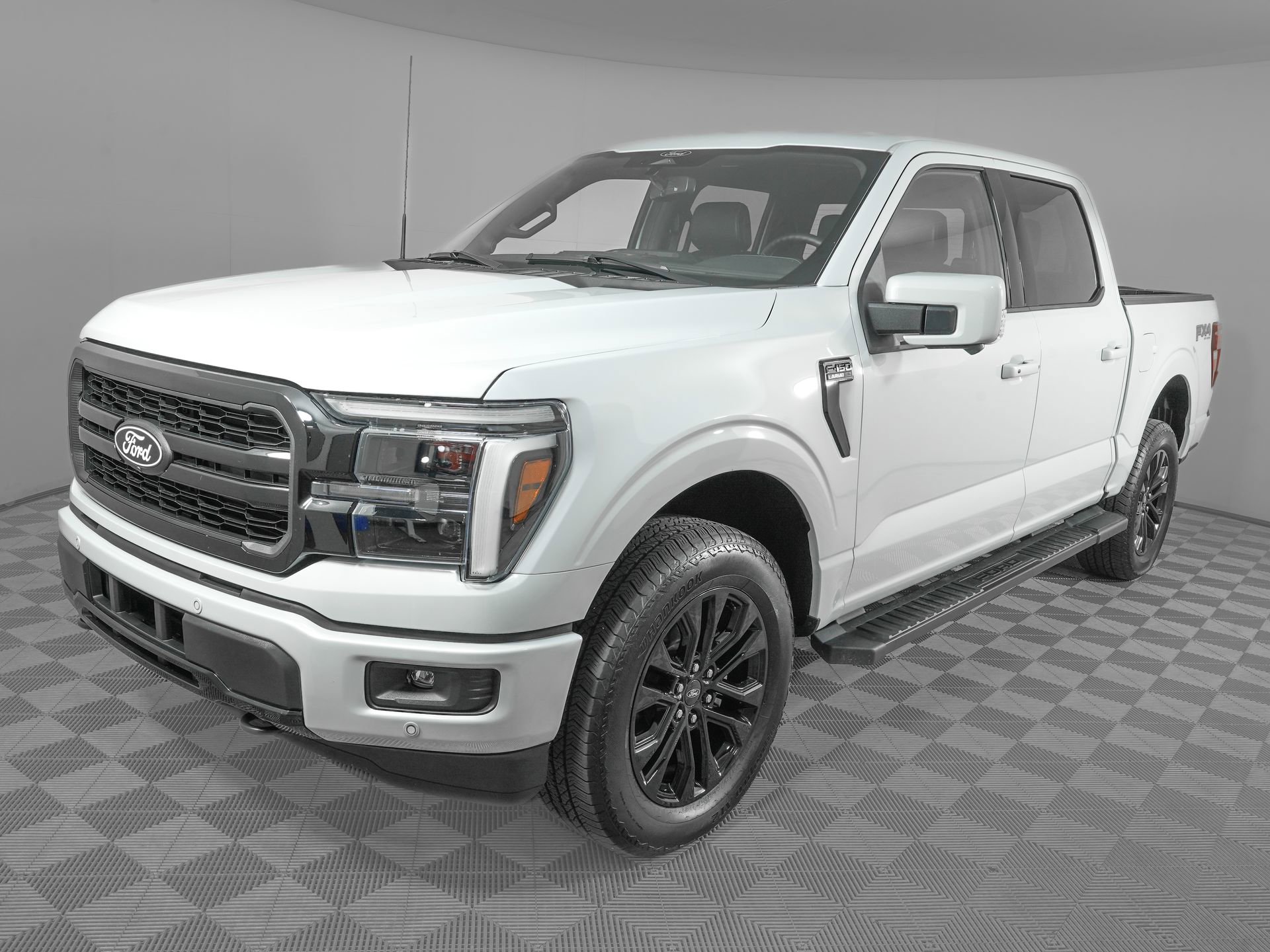 Used 2025 Ford F150 Lariat w/ Equipment Group 501A Mid image 10