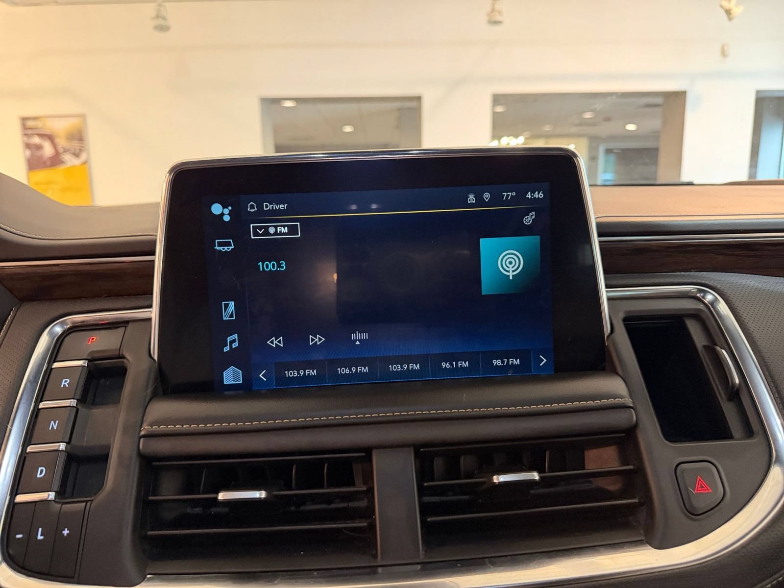 Used 2023 Chevrolet Suburban Premier AWD/4WD image 19