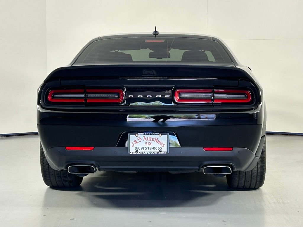 Used 2022 Dodge Challenger R/T Scat Pack RWD image 6