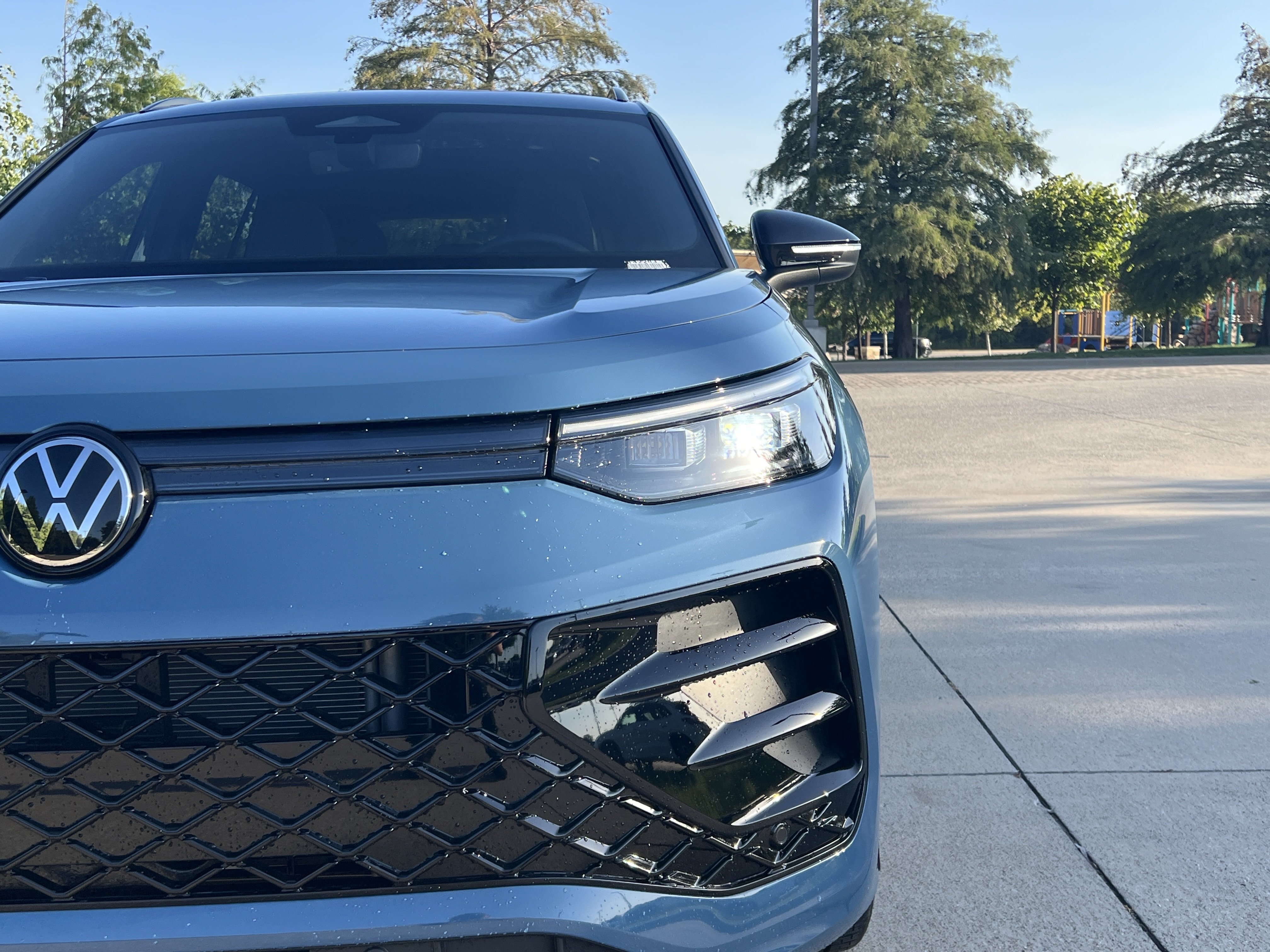 Certified 2026 Volkswagen Tiguan SE R-Line FWD image 5