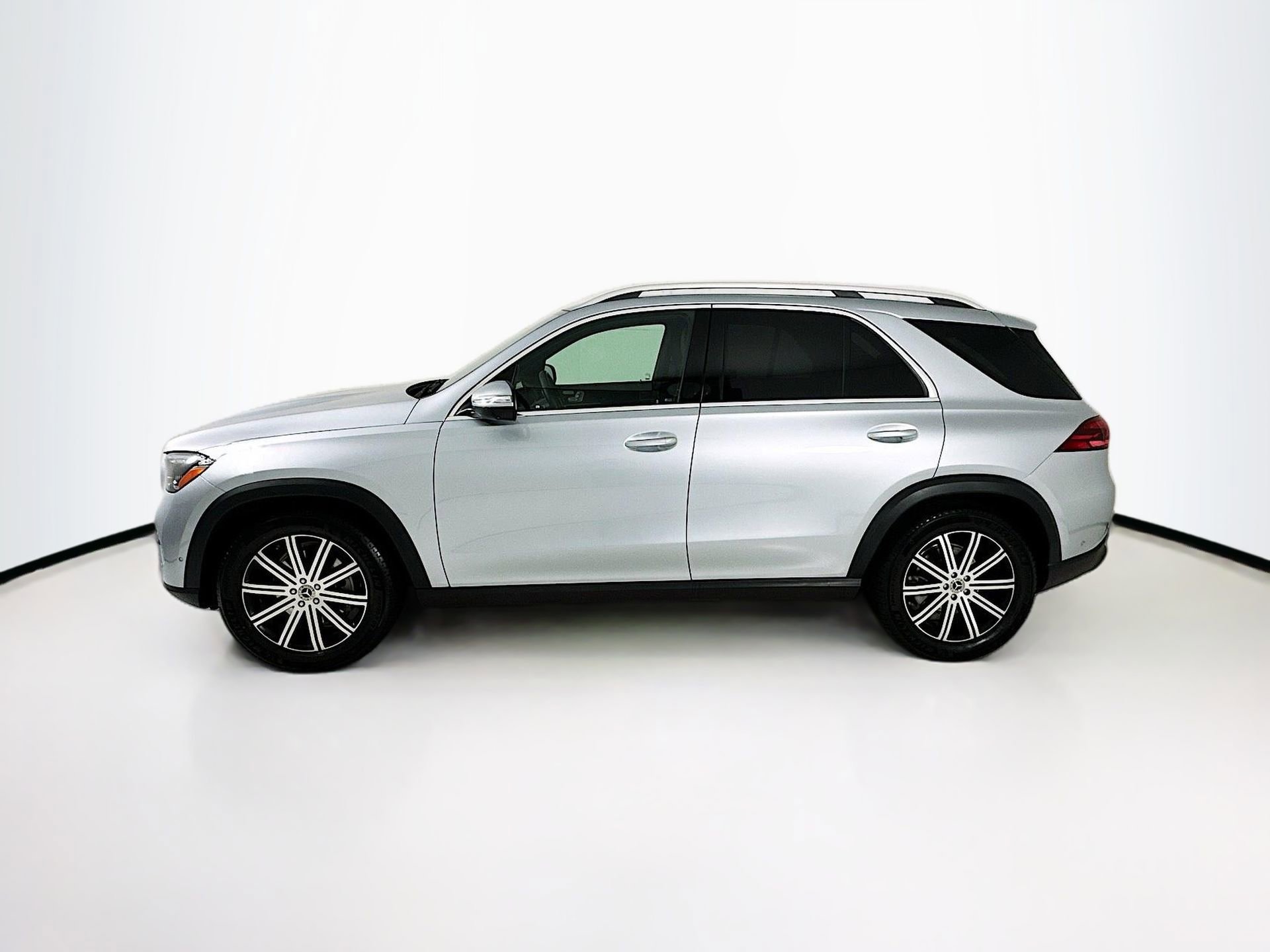 Used 2025 Mercedes-Benz GLE 350 4MATIC image 5