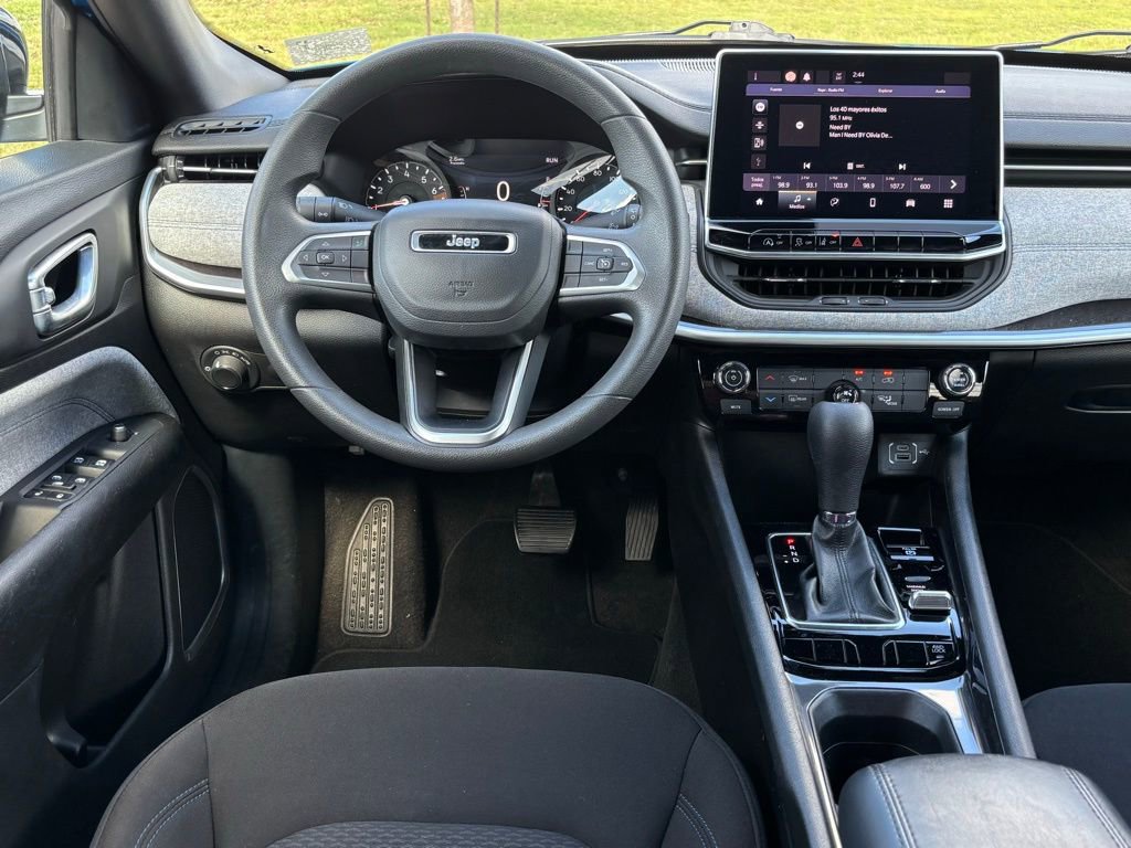 Used 2024 Jeep Compass Sport image 10