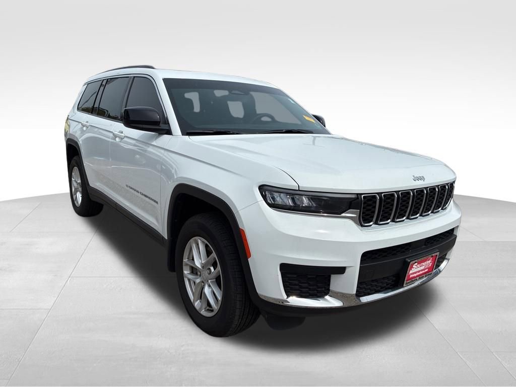 Used 2025 Jeep Grand Cherokee L Laredo w/ Luxury Tech Group I image 8