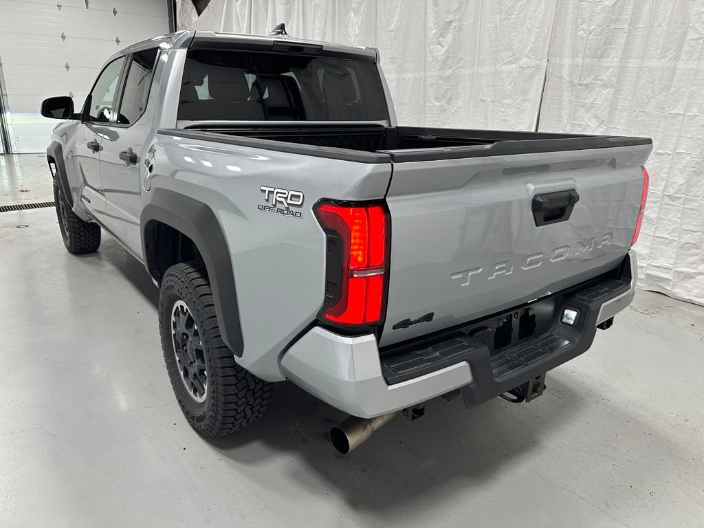 Used 2026 Toyota Tacoma TRD Off-Road AWD/4WD image 5