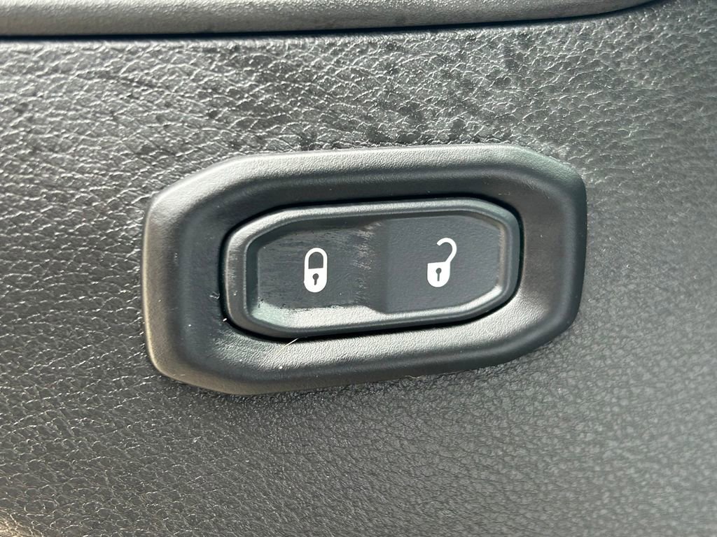 Used 2022 Jeep Gladiator Willys image 21