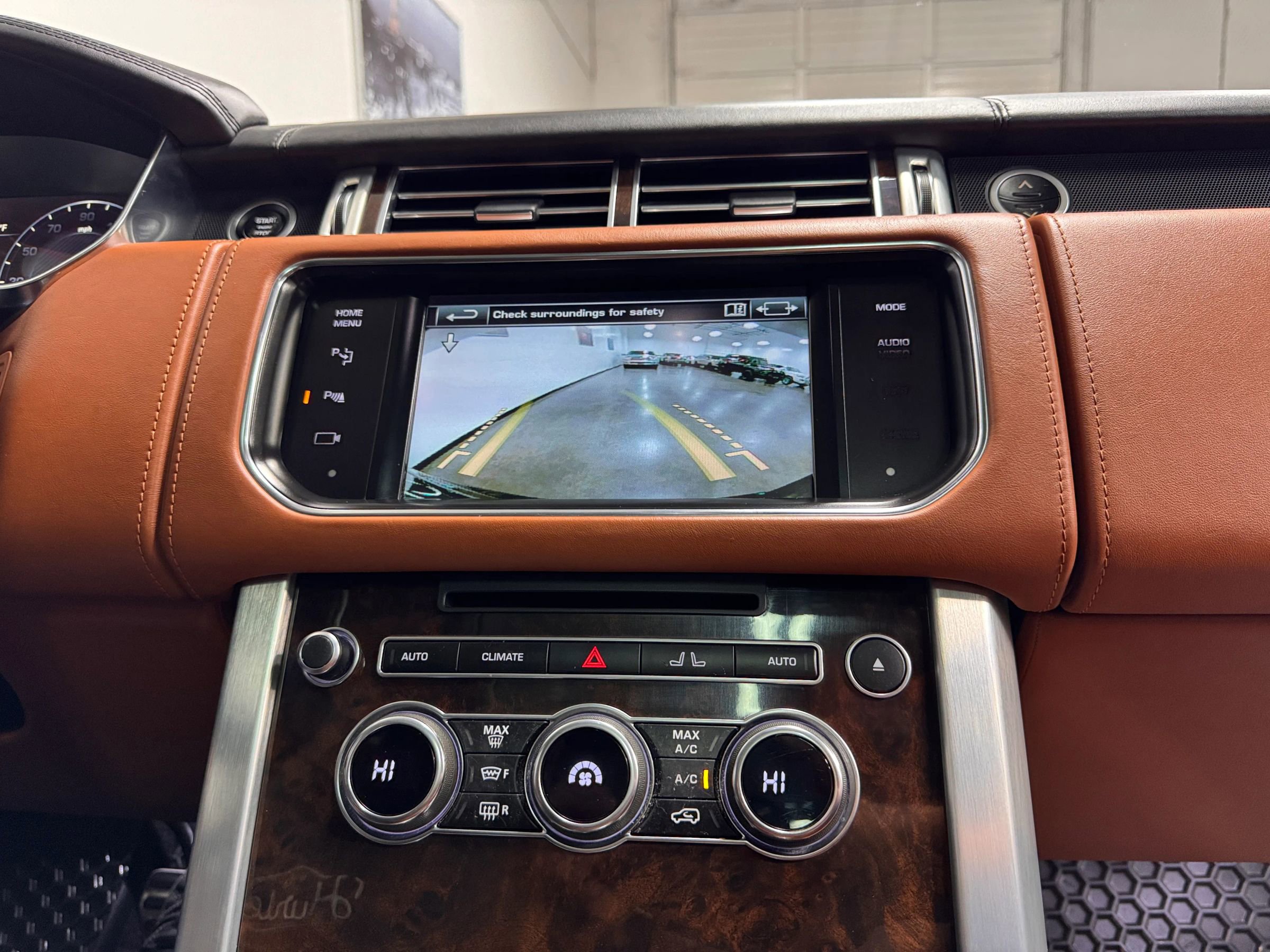 Used 2015 Land Rover Range Rover Autobiography image 8