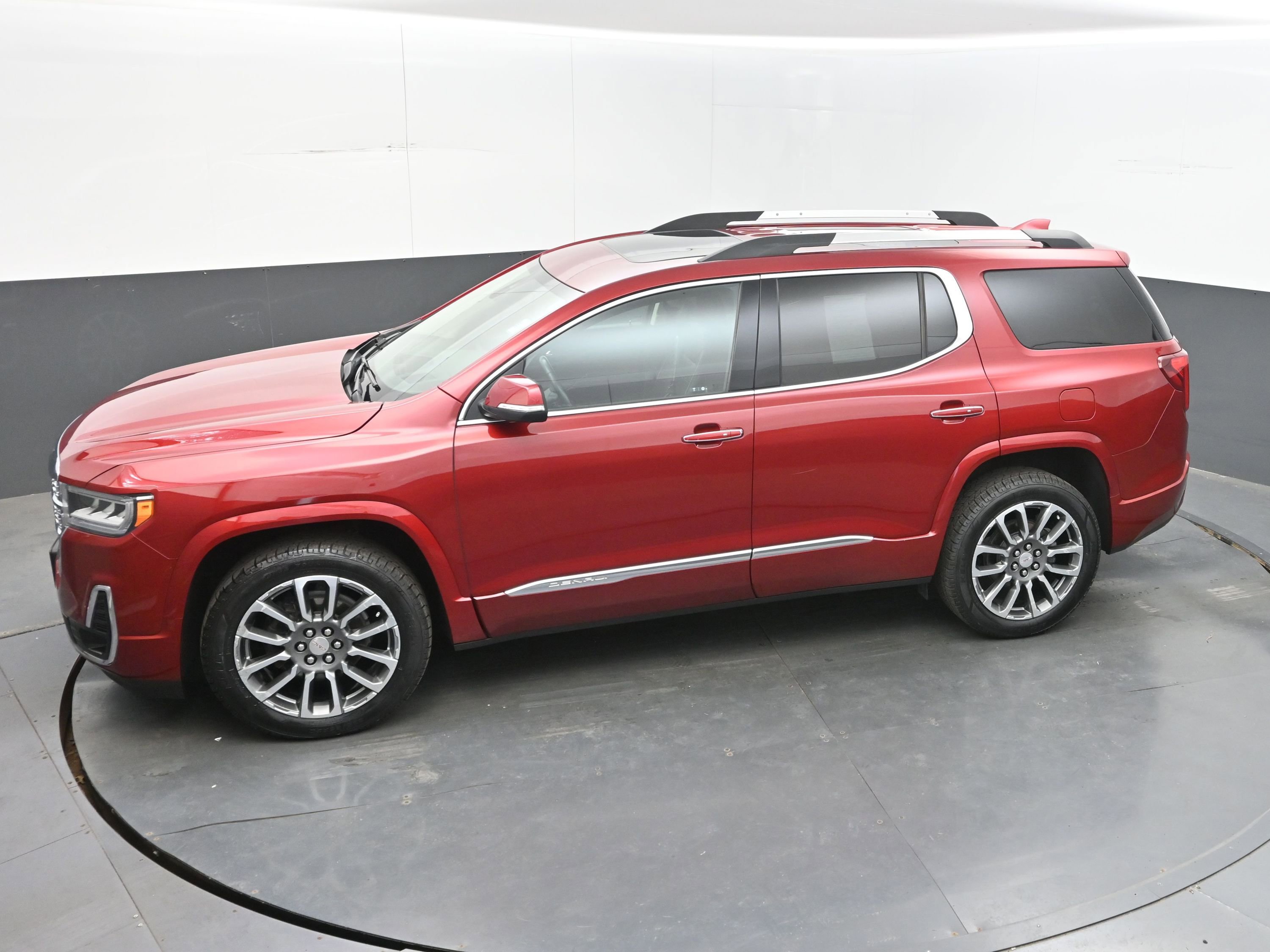 Used 2022 GMC Acadia Denali w/ Denali Ultimate Package AWD/4WD image 33