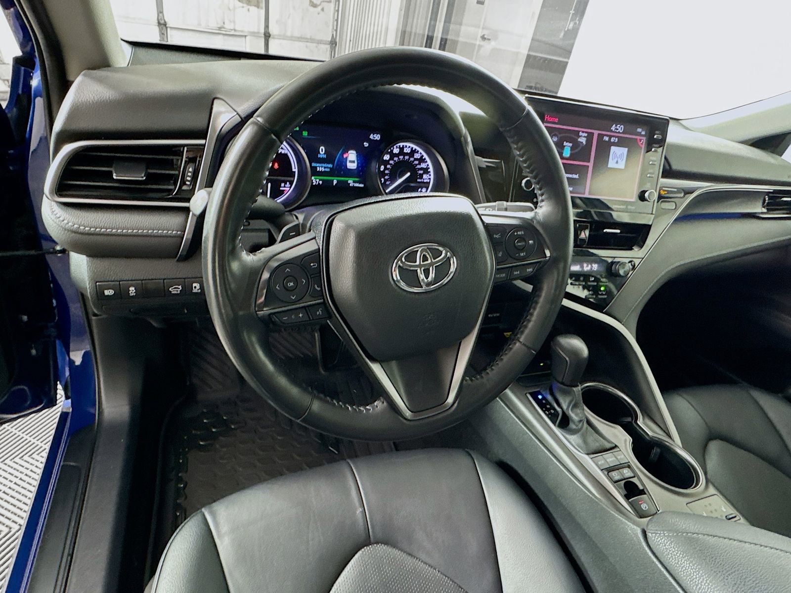 Used 2023 Toyota Camry XSE w/ Cold Weather Package FWD image 9