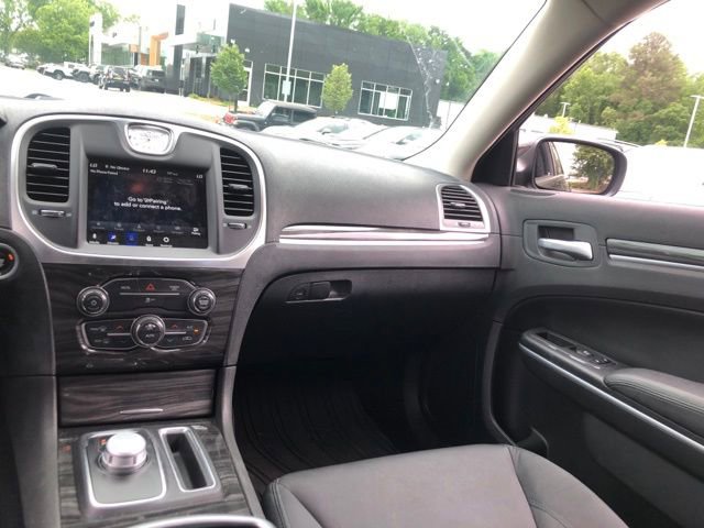 Used 2021 Chrysler 300 Touring w/ Sport Appearance Package RWD image 18