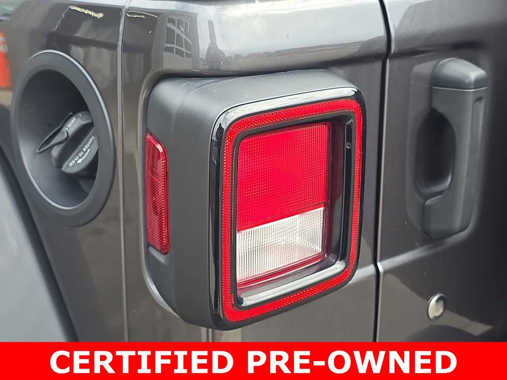 Used 2023 Jeep Wrangler Sport image 31
