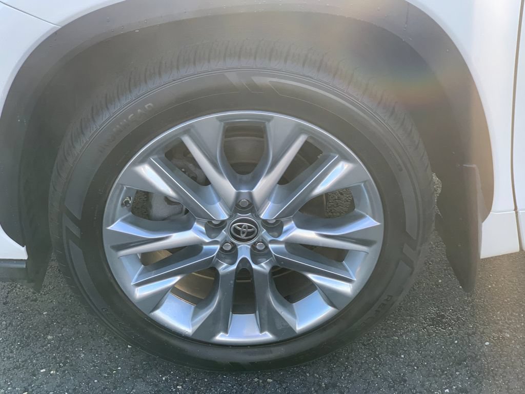Used 2020 Toyota Highlander Limited AWD/4WD image 32