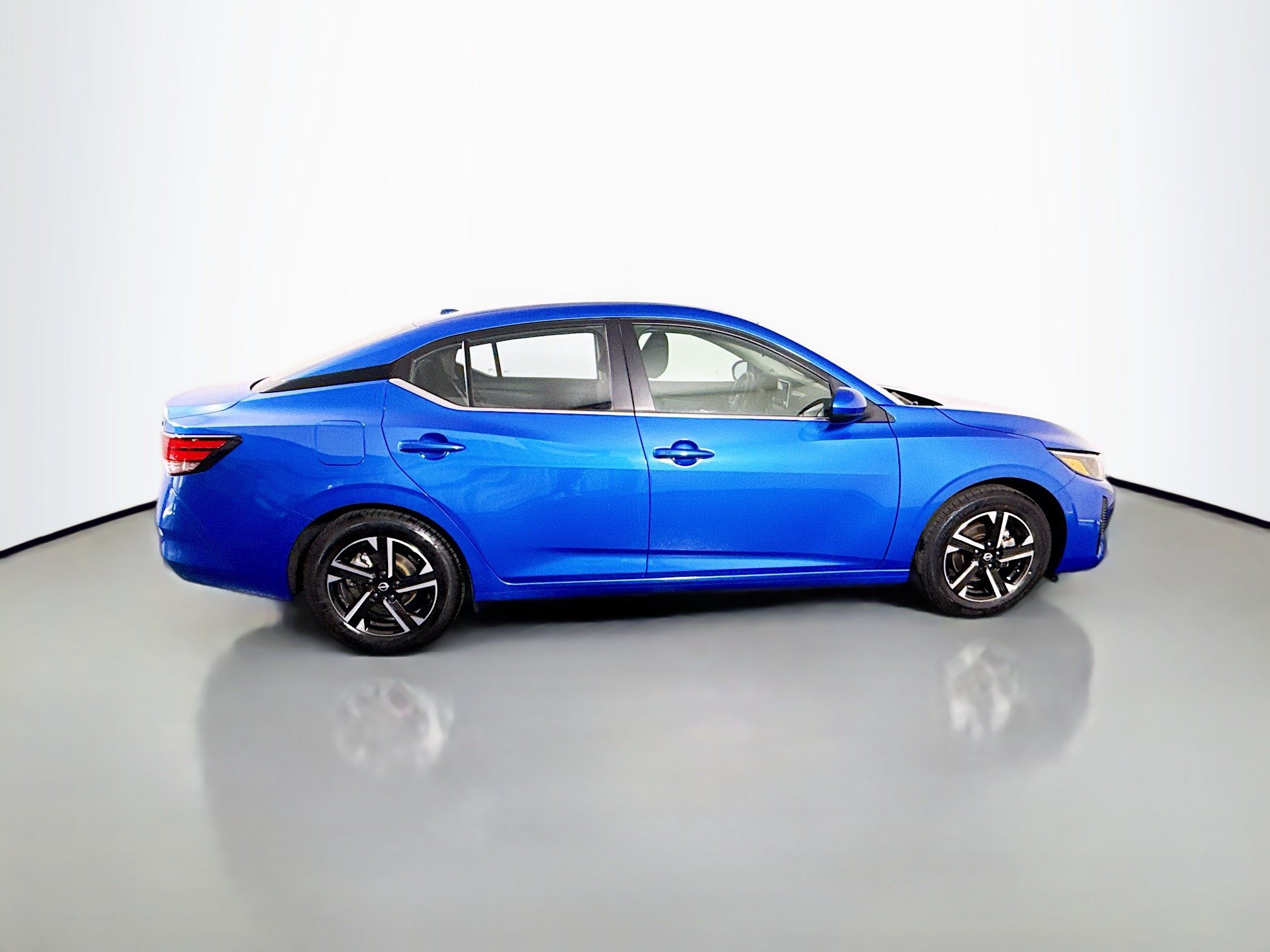 Used 2024 Nissan Sentra SV FWD image 11