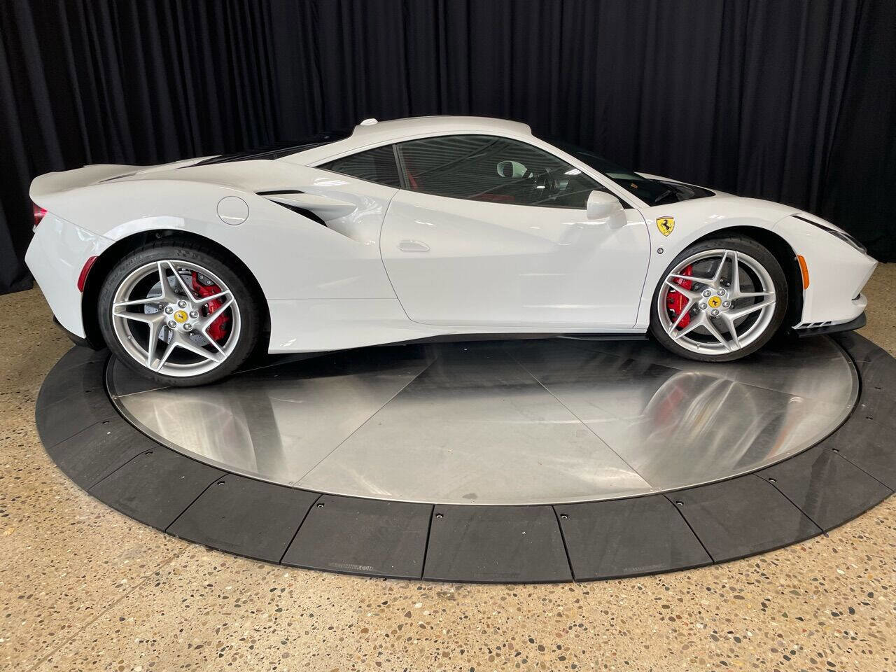 Used 2022 Ferrari F8 Tributo image 12