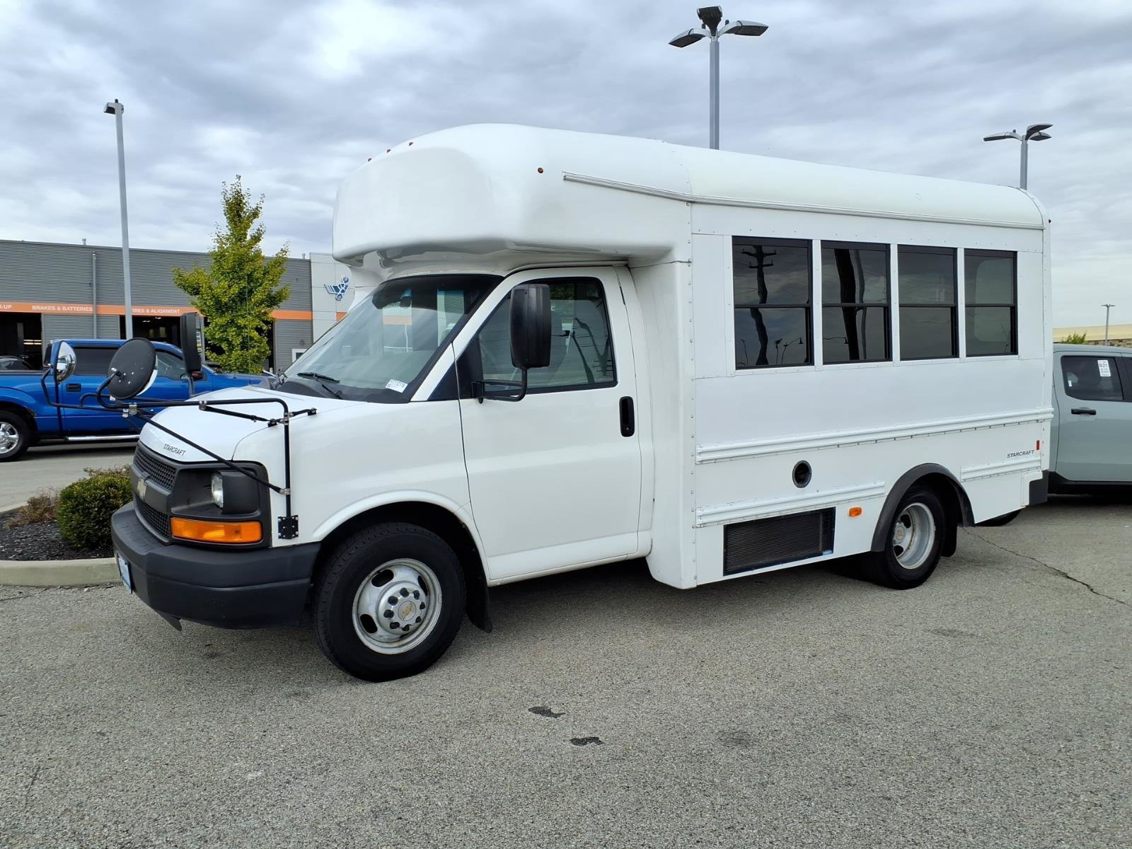 Used 2014 Chevrolet Express 3500 w/ School Bus Package RWD image 2
