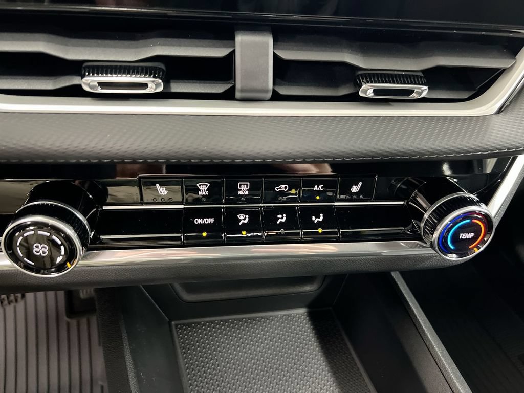 New 2026 Chevrolet Equinox LT FWD image 17