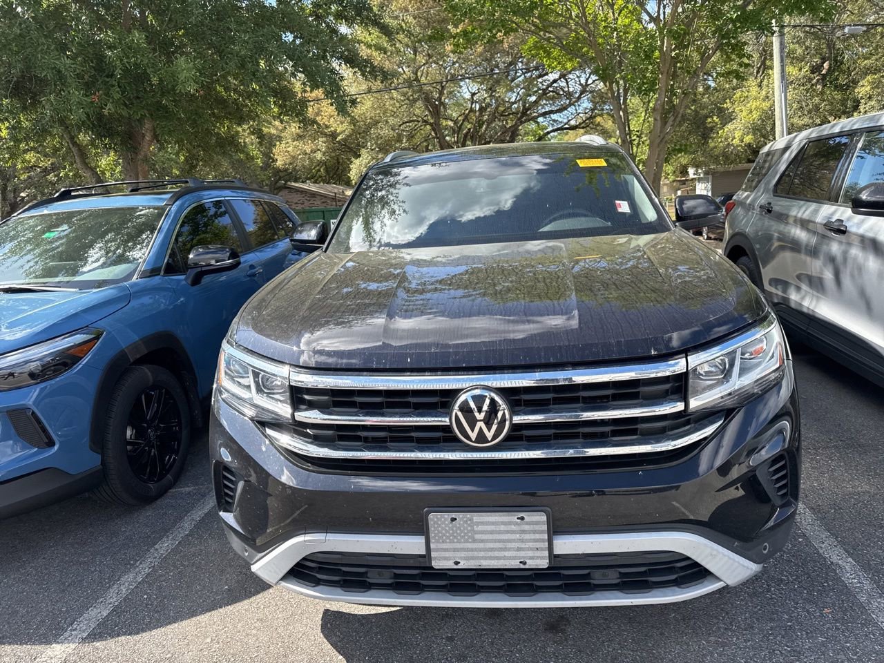 Used 2021 Volkswagen Atlas Cross Sport SE w/ Panoramic Sunroof Package FWD image 2