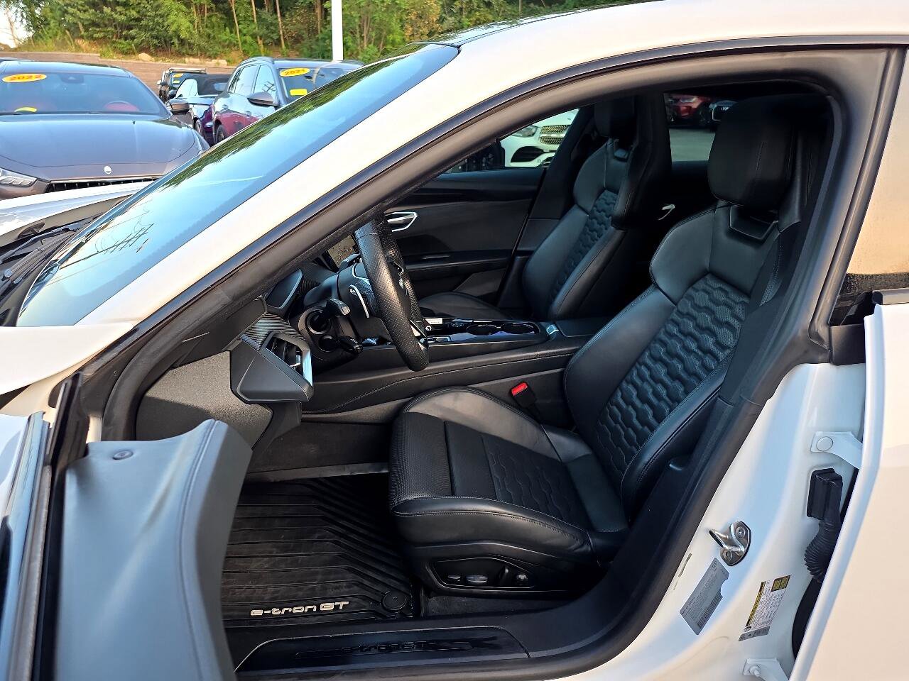 Used 2022 Audi e-tron GT Premium Plus w/ Performance Package image 27