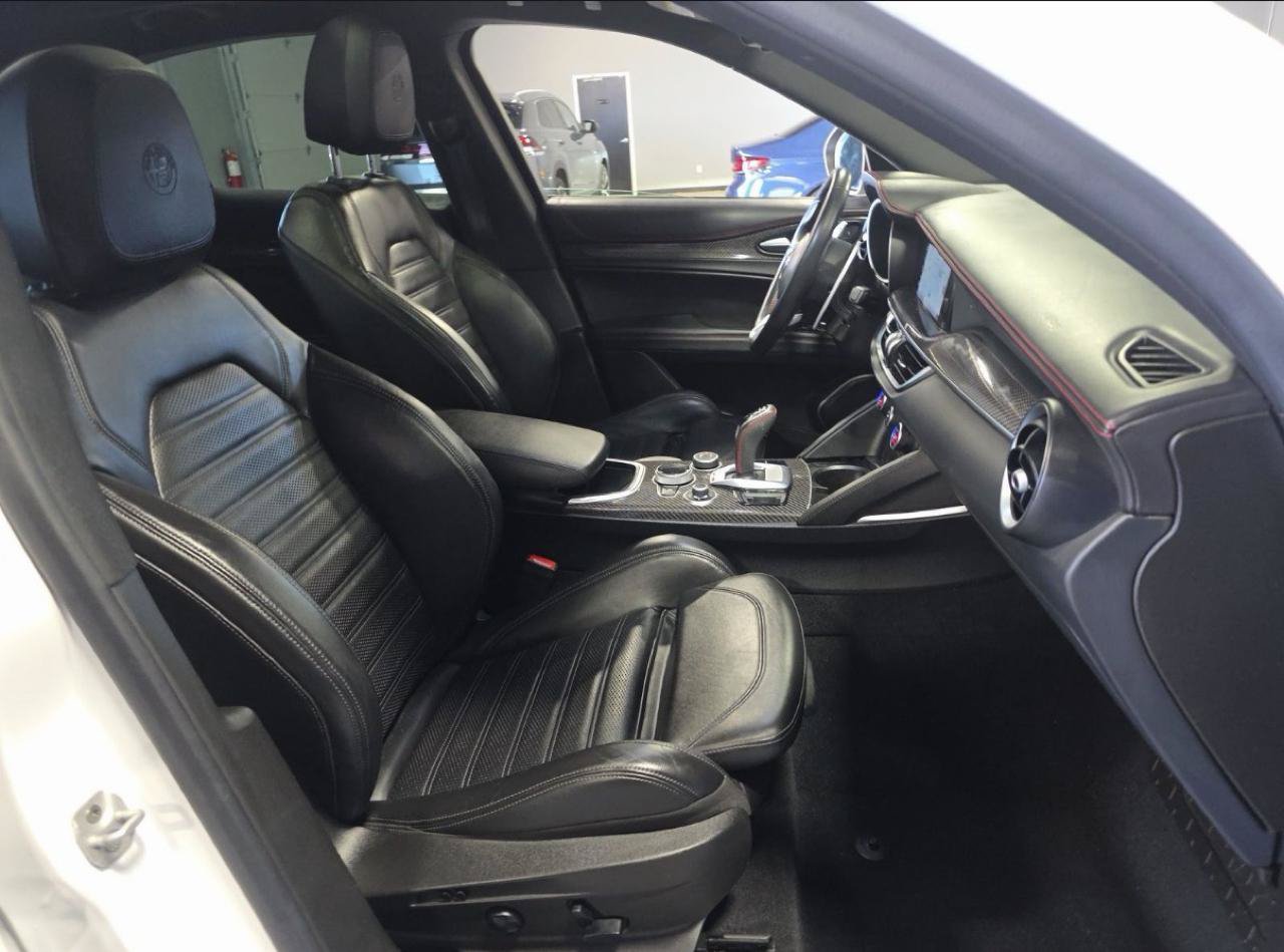 Used 2023 Alfa Romeo Stelvio Estrema AWD/4WD image 10