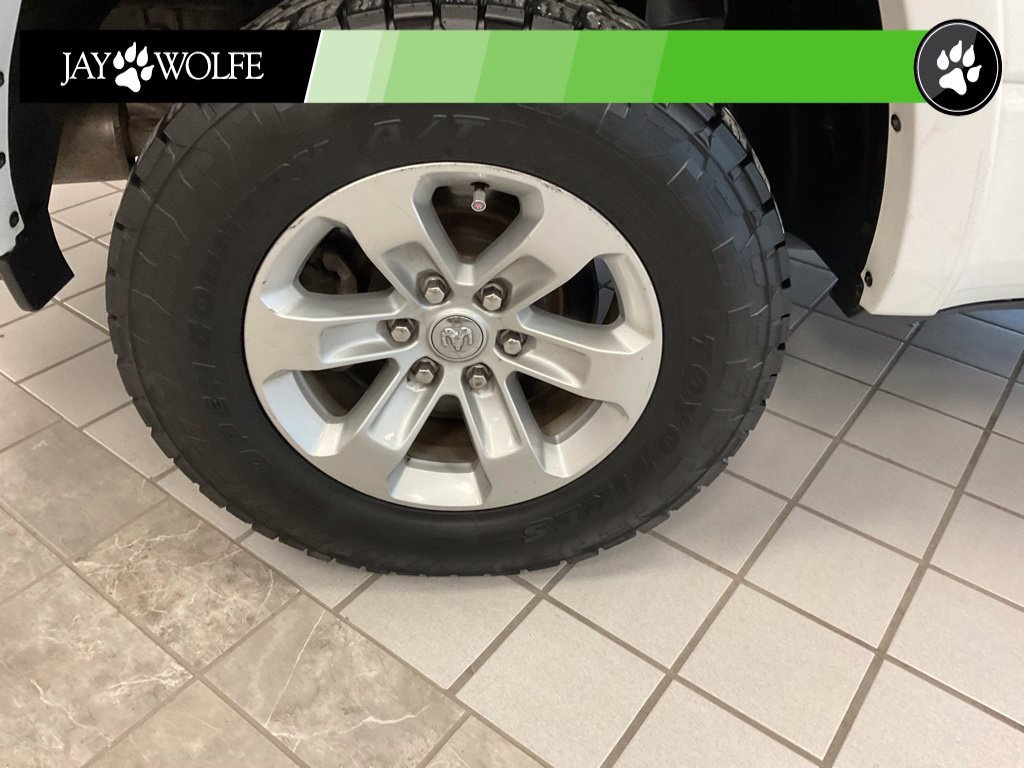 Used 2020 RAM 1500 Laramie w/ Off Road Group AWD/4WD image 7