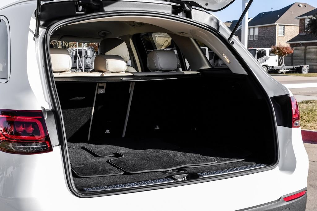 Used 2022 Mercedes-Benz GLC 300 w/ Premium Package Lite image 57