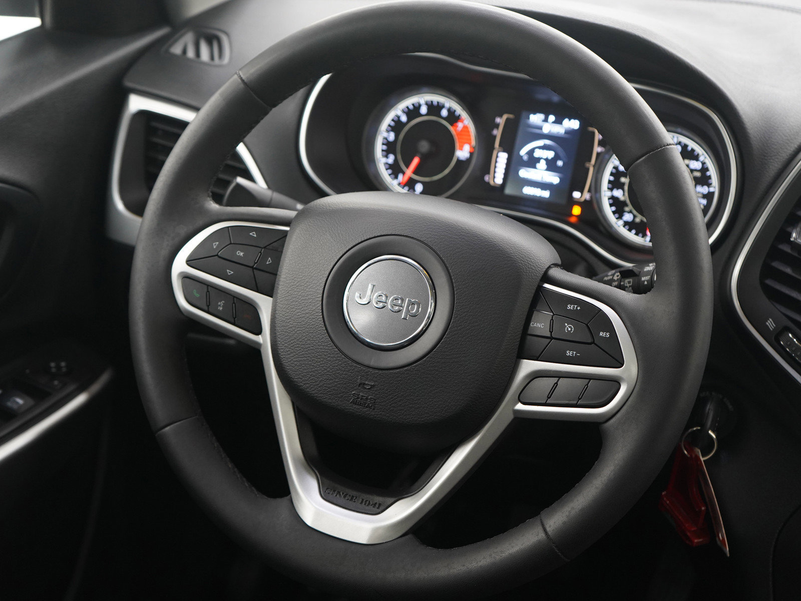 Used 2022 Jeep Cherokee Latitude w/ Sun & Sound Group image 14