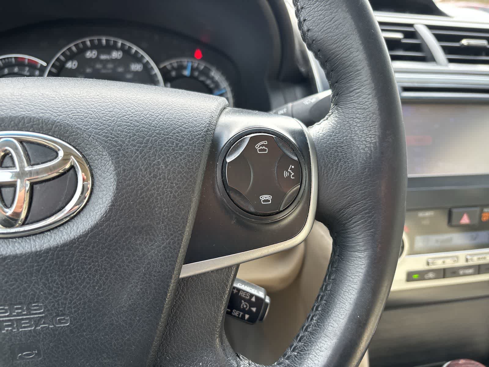 Used 2012 Toyota Camry XLE w/ Leather Pkg FWD image 11