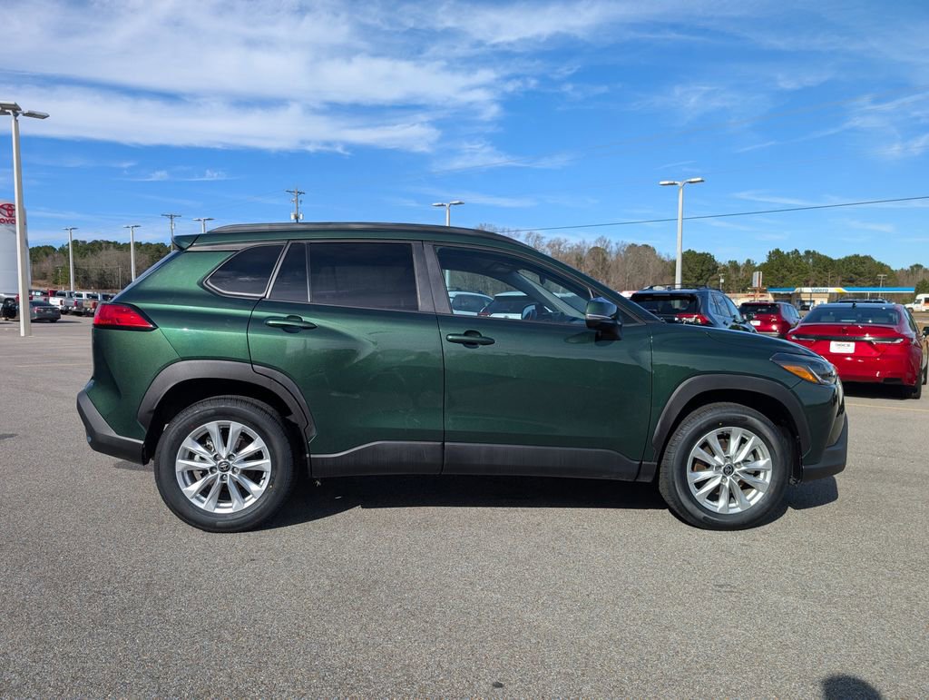 Used 2022 Toyota Corolla Cross LE image 6