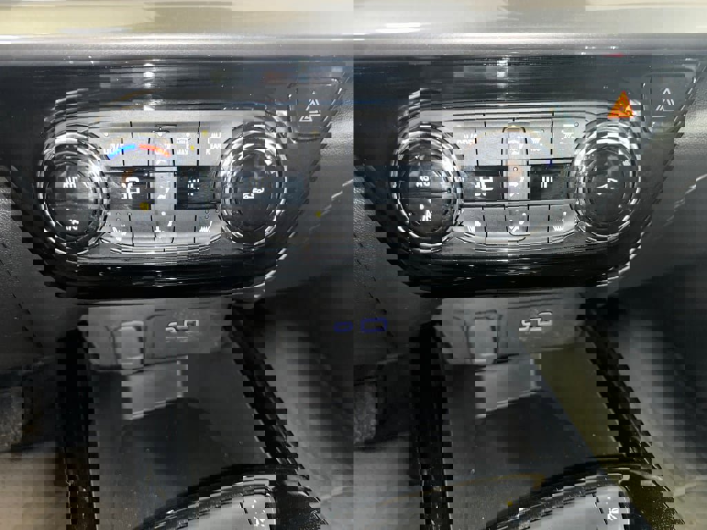 Certified 2024 Chevrolet Trax ACTIV image 12