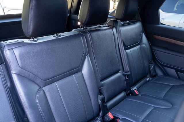 Used 2020 Land Rover Discovery HSE image 95