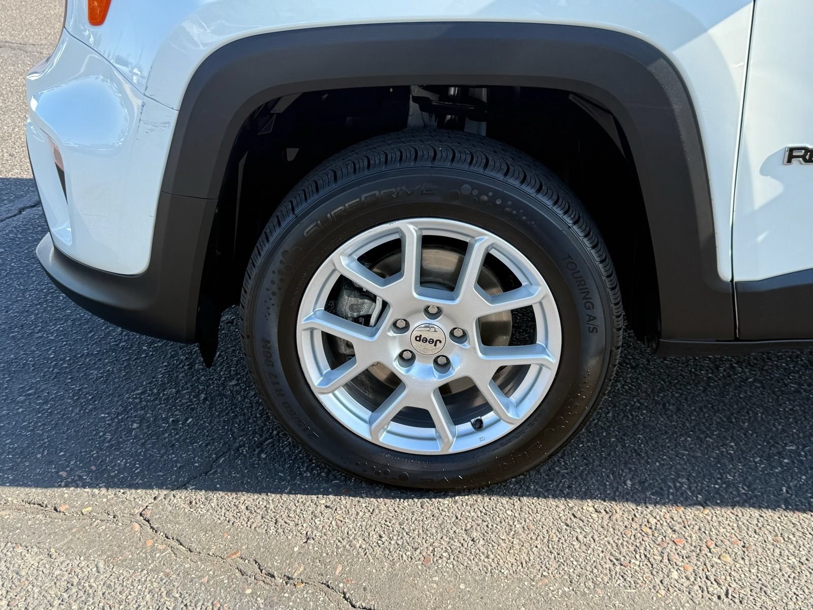 Used 2023 Jeep Renegade Latitude AWD/4WD image 11