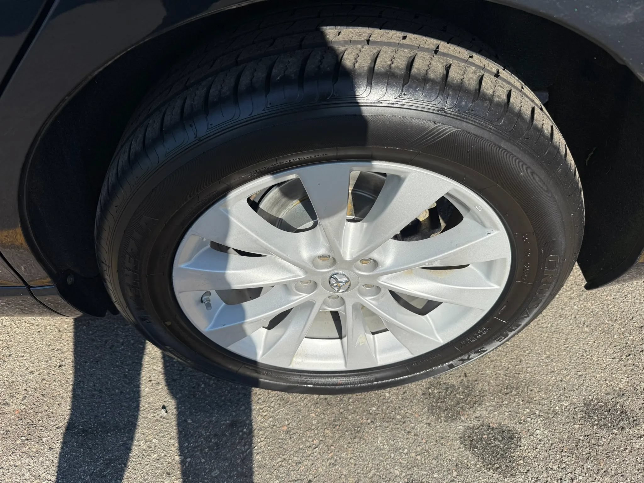 Used 2015 Toyota Venza LE AWD/4WD image 9