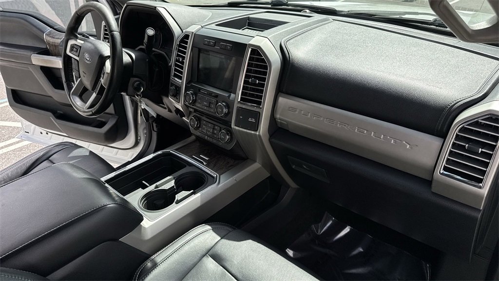Used 2017 Ford F350 Lariat w/ Chrome Package image 33