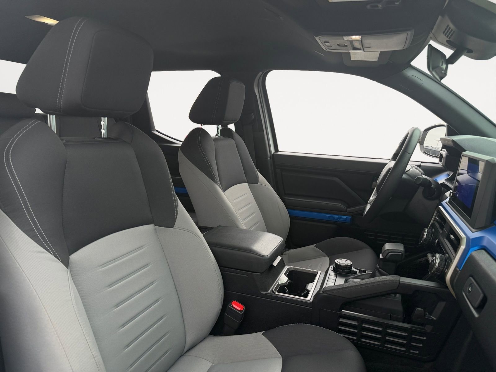 Certified 2025 Toyota Tacoma TRD Off-Road AWD/4WD image 15