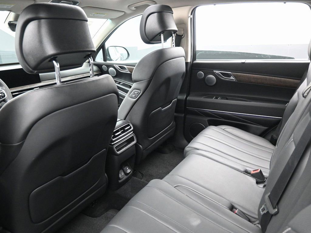 Used 2025 Genesis GV80 2.5T Advanced image 32