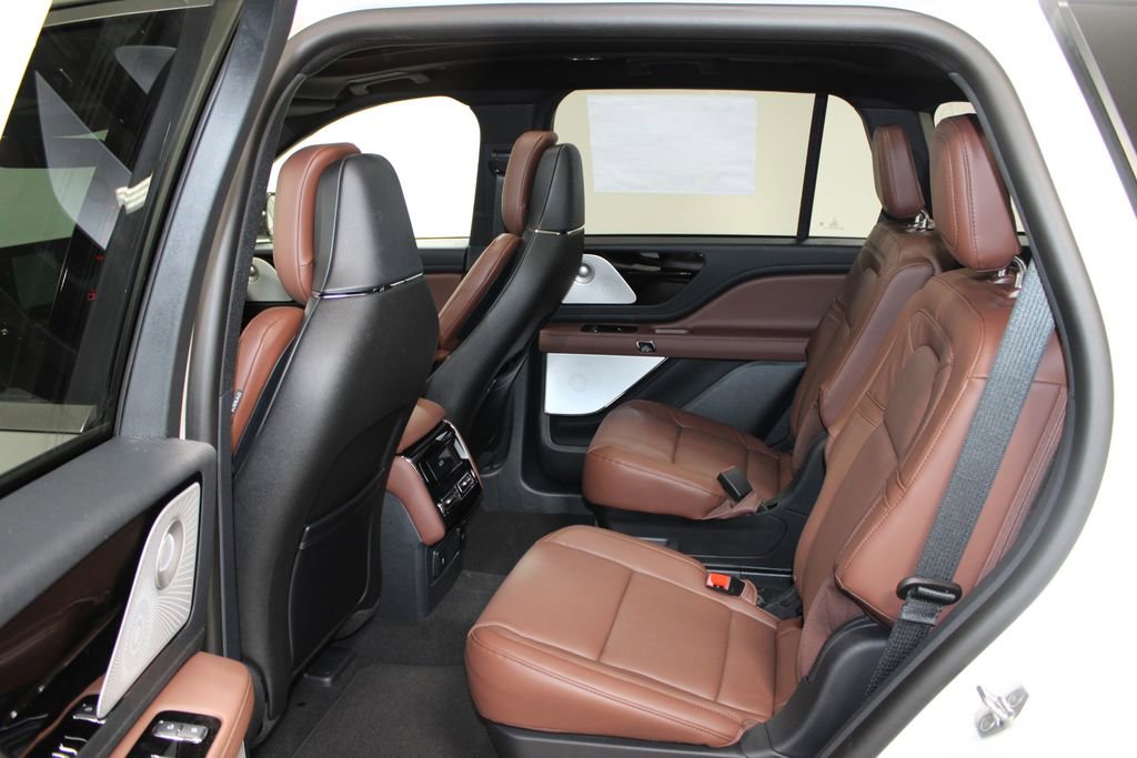 New 2026 Lincoln Aviator Reserve image 25