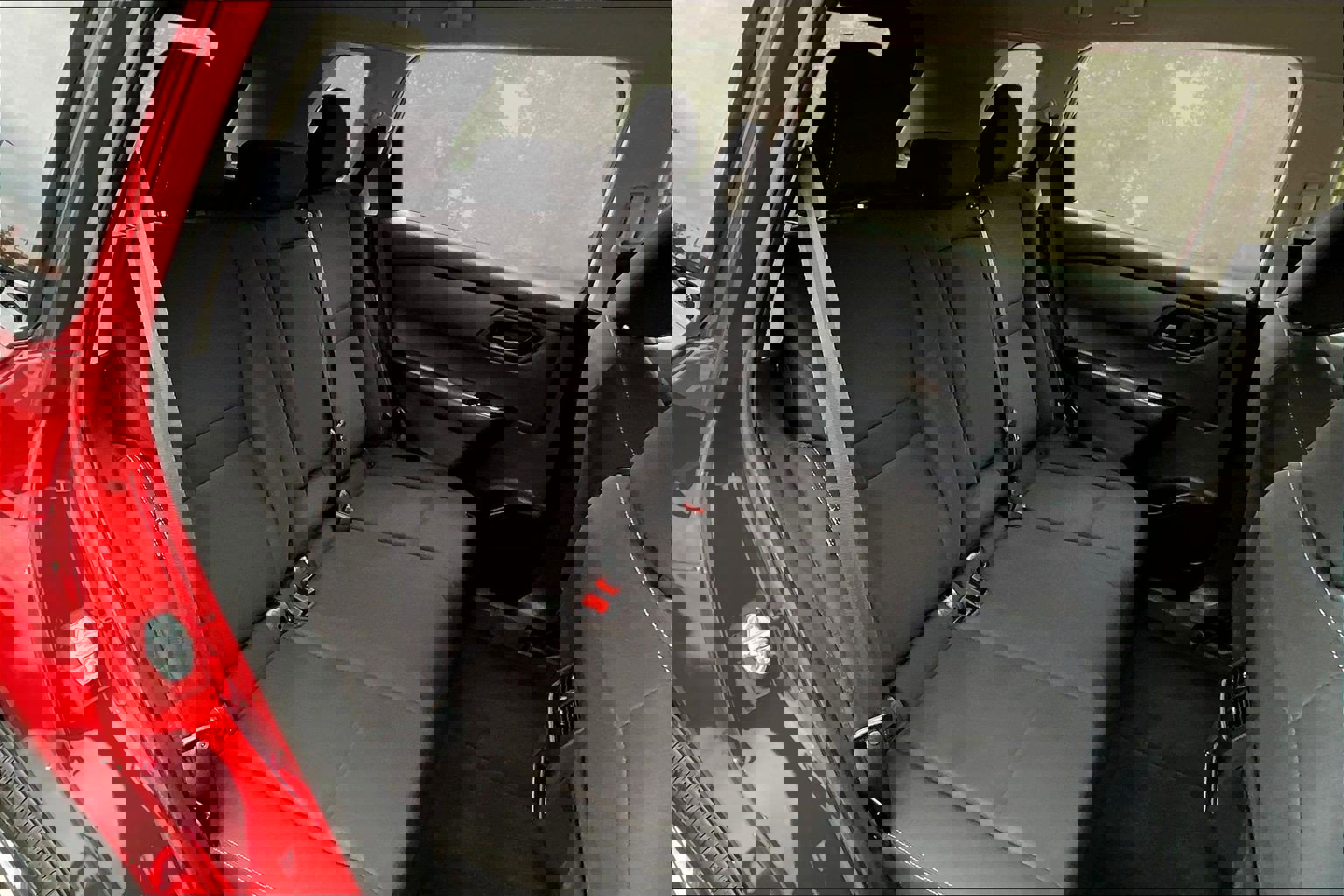 Used 2024 Nissan Rogue S image 27