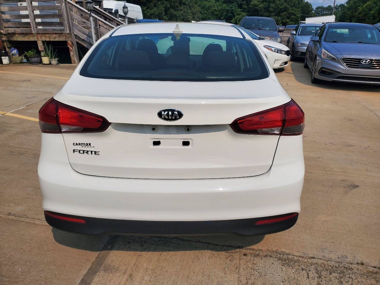 Used 2017 Kia Forte LX FWD image 10