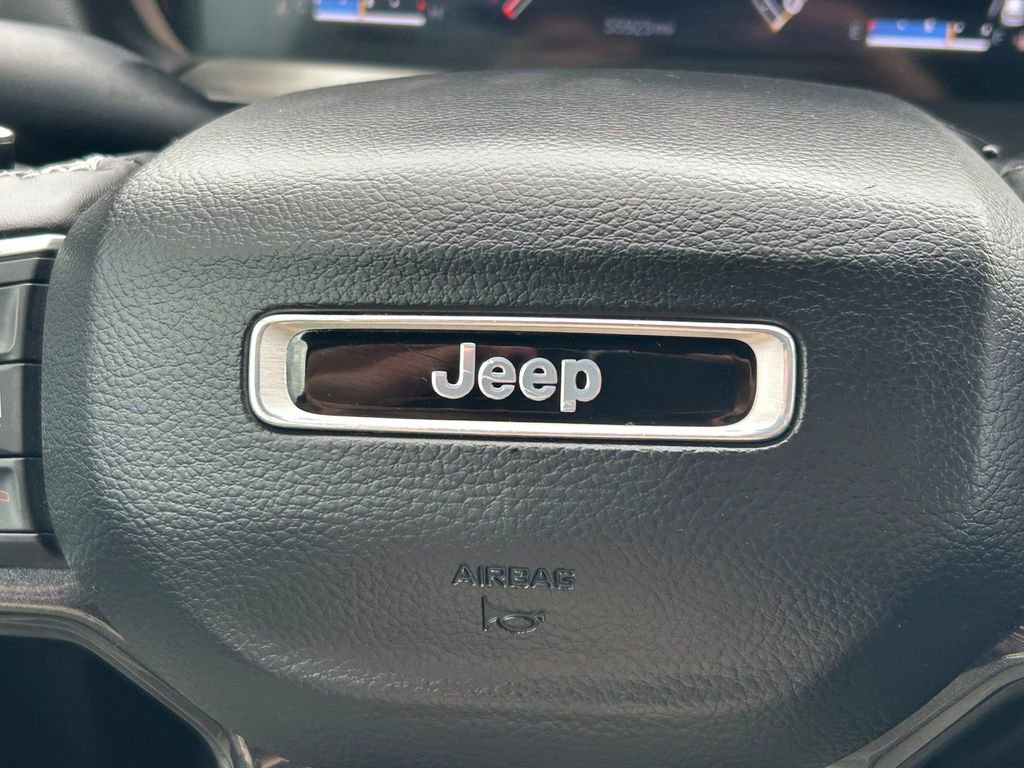 Used 2022 Jeep Grand Cherokee L Laredo RWD image 43