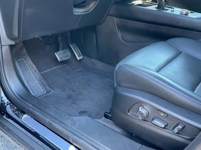 Used 2025 Cadillac XT4 Sport image 26