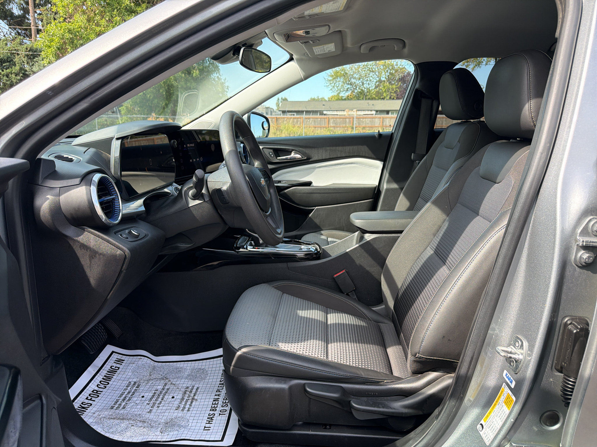 Used 2024 Chevrolet Trax LT FWD image 15