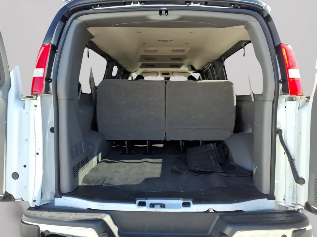 Used 2025 Chevrolet Express 3500 LT w/ LT Preferred Equipment Group RWD image 31