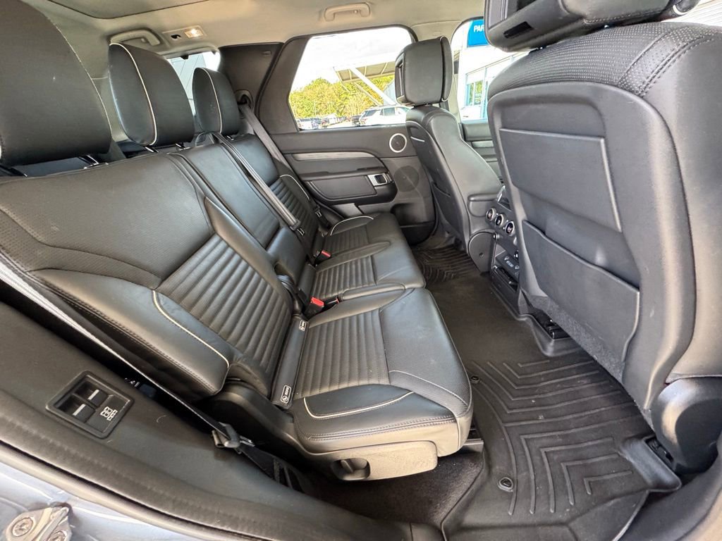 Used 2020 Land Rover Discovery HSE image 27