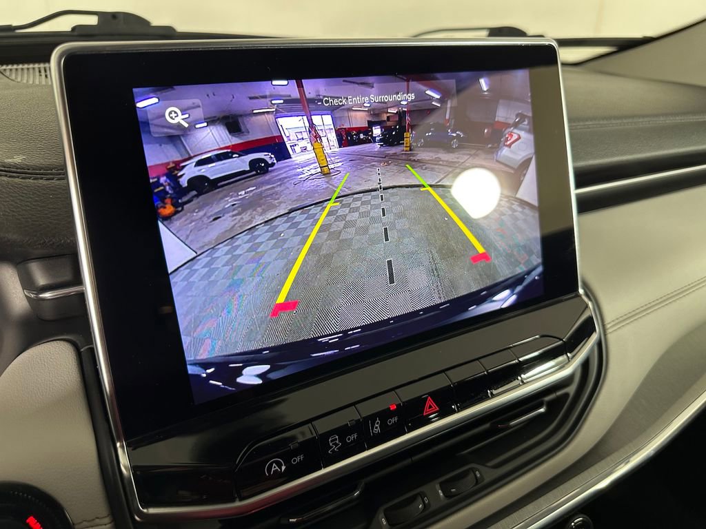 Used 2022 Jeep Compass Limited image 21